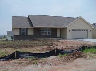 1551 Kingswood Dr, Neenah, WI 54956