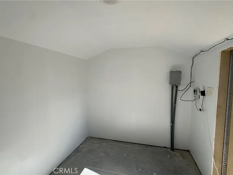 2385 Utley Rd — Photo 32