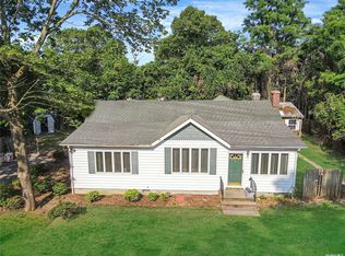 18 Milburn Rd, Sound Beach, NY 11789