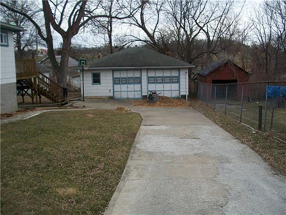 5th image of 4940 S Benton Ave