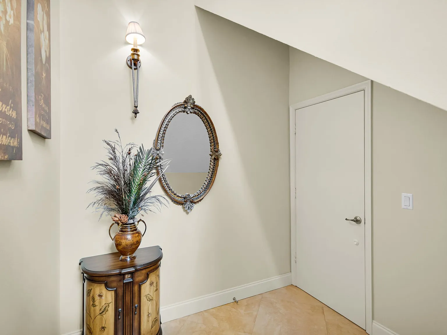 3 bed, 2072 sqft, $6,900 — Photo 1