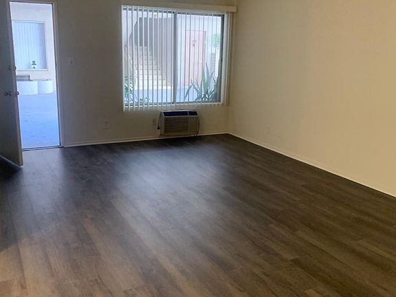 3rd image of 11255 Camarillo St APT 101