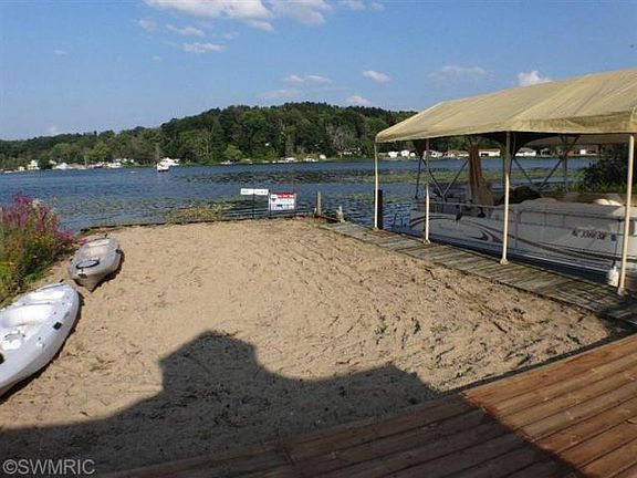 5th image of 6778 Lake Dr