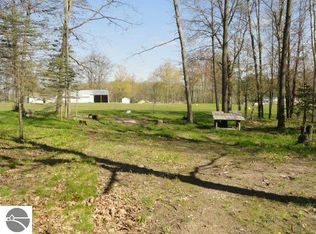 7558 S Airpark Rd, Weidman, MI 48893