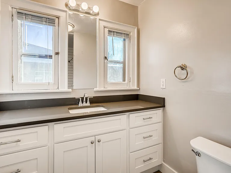 1246 Jackson St — Photo 15