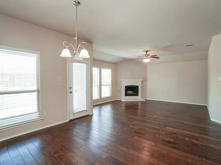 5236 Bear Valley Dr — Photo 6
