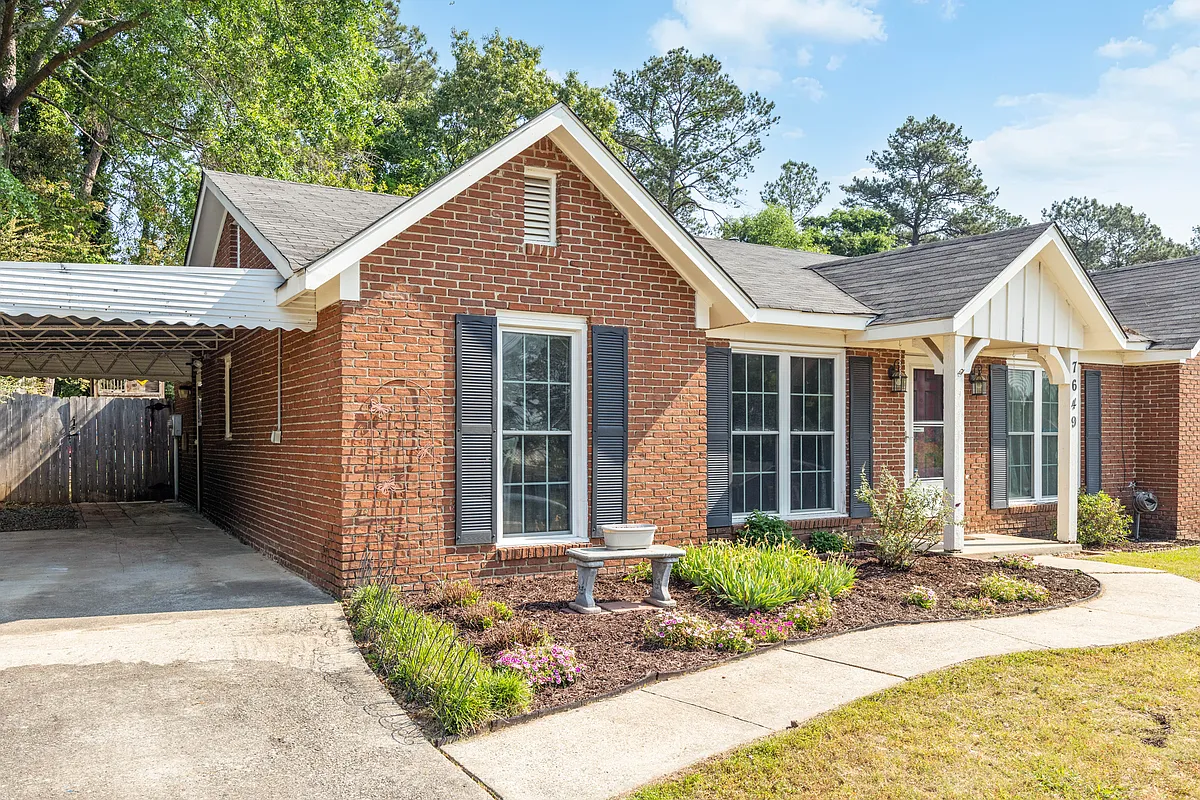 Building Photo - 7649 Northfield Dr