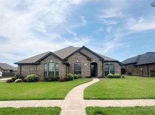 5016 Southfork Dr, Wichita Falls, TX 76310