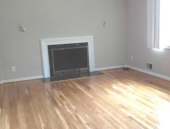 Living Room with fireplace