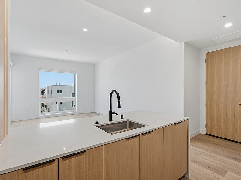 Kaia — Photo 120