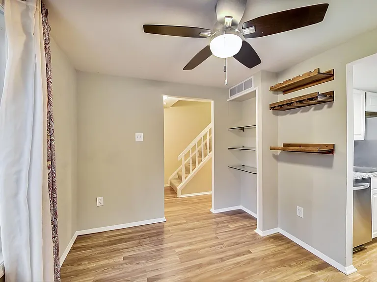 6510 Overheart Ln — Photo 4
