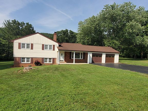 3rd image of 1810 Pineview Dr