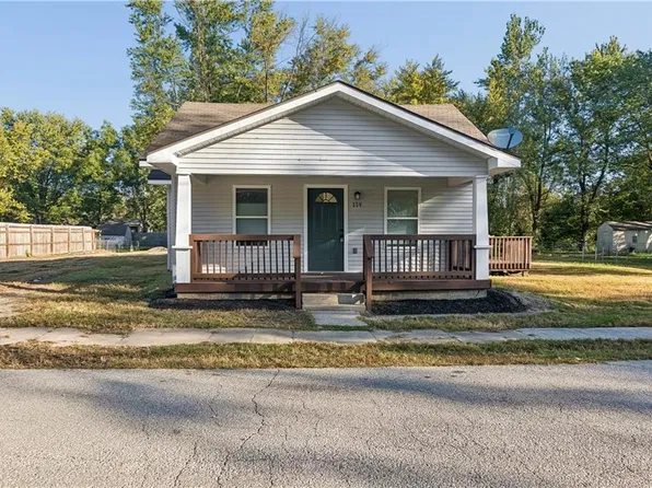 114 W 2nd St, Garden City, MO 64747