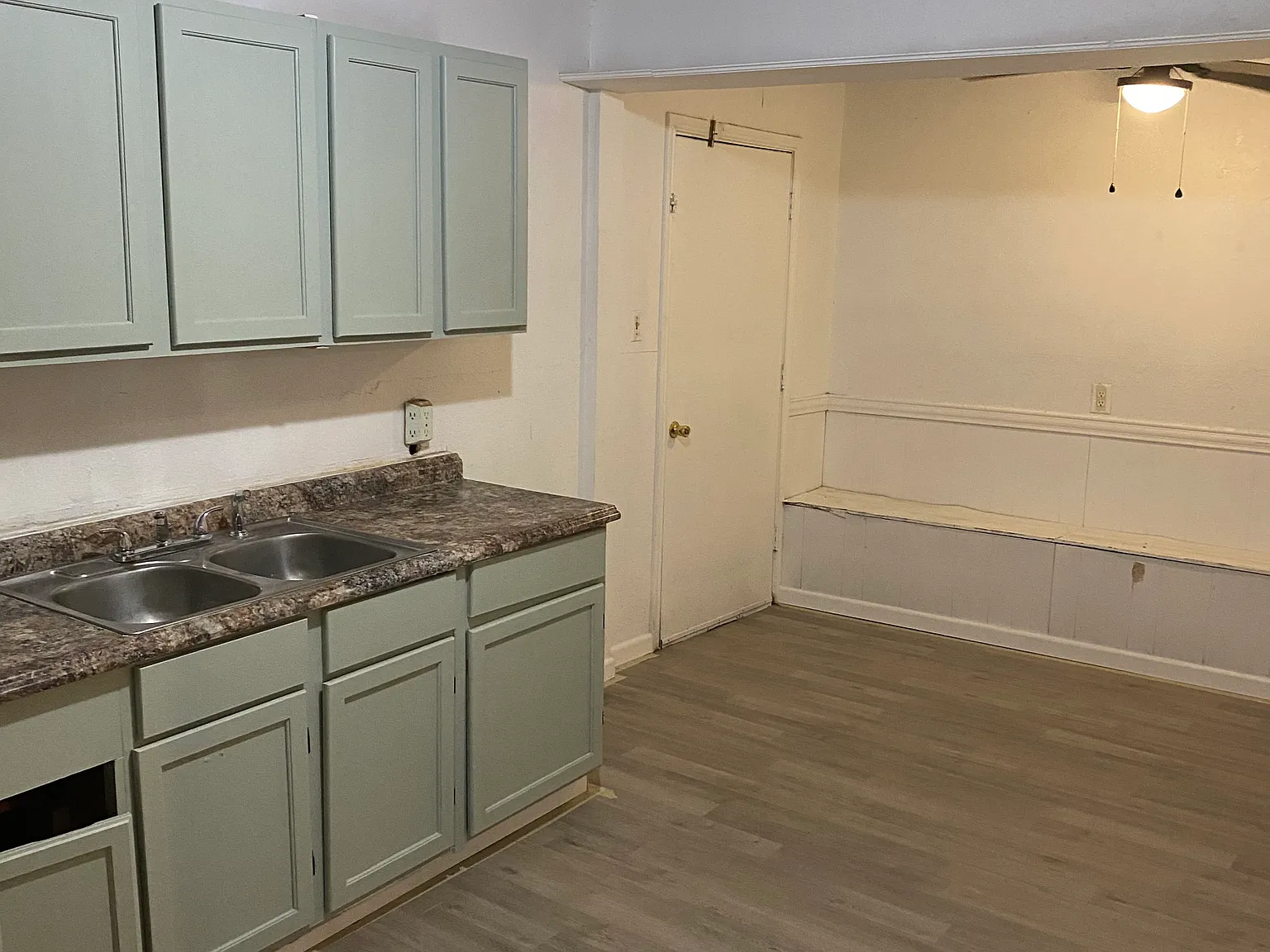 5 bed, 1850 sqft, $1,900 — Photo 3