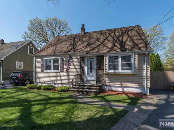 122 Franklin Tpke, Waldwick, NJ 07463