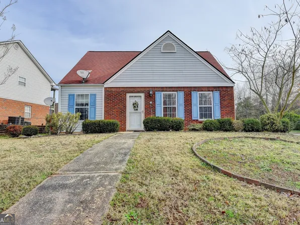 2502 Hollow Dr, Gainesville, GA 30504