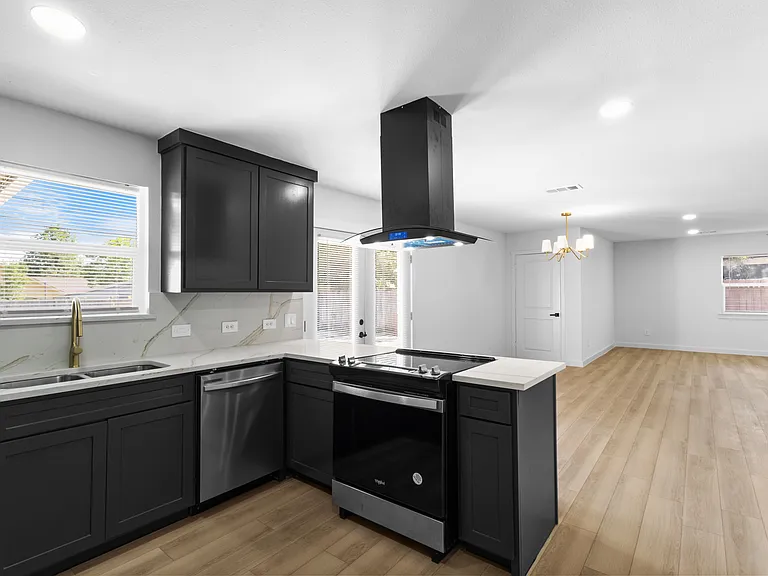 3022 Valwood Pkwy — Photo 4