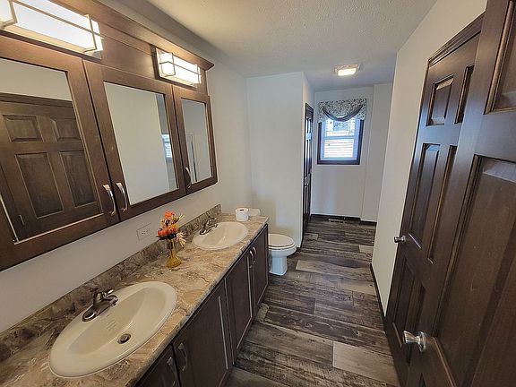 Master bathroom 