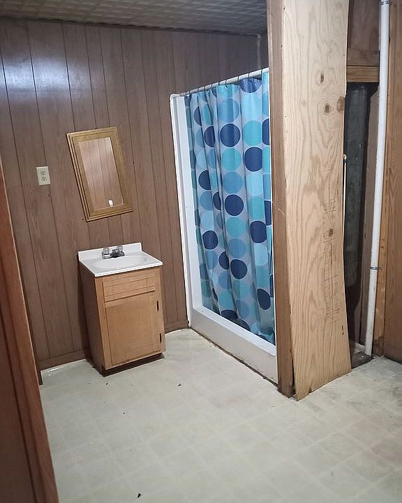 1st image of 203 Taylor Dr
