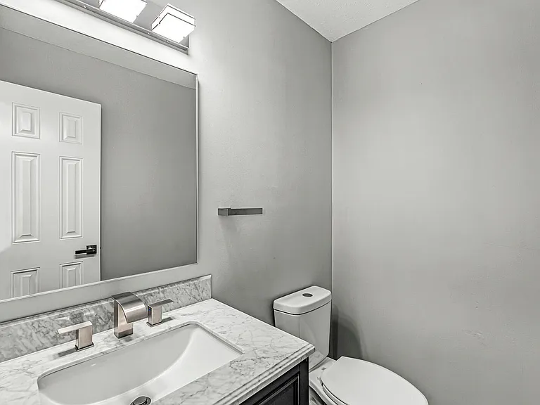 2046 Ruckle St — Photo 15