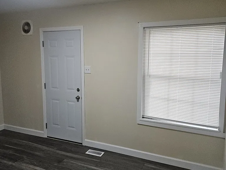 700 Saint Paul Dr — Photo 11