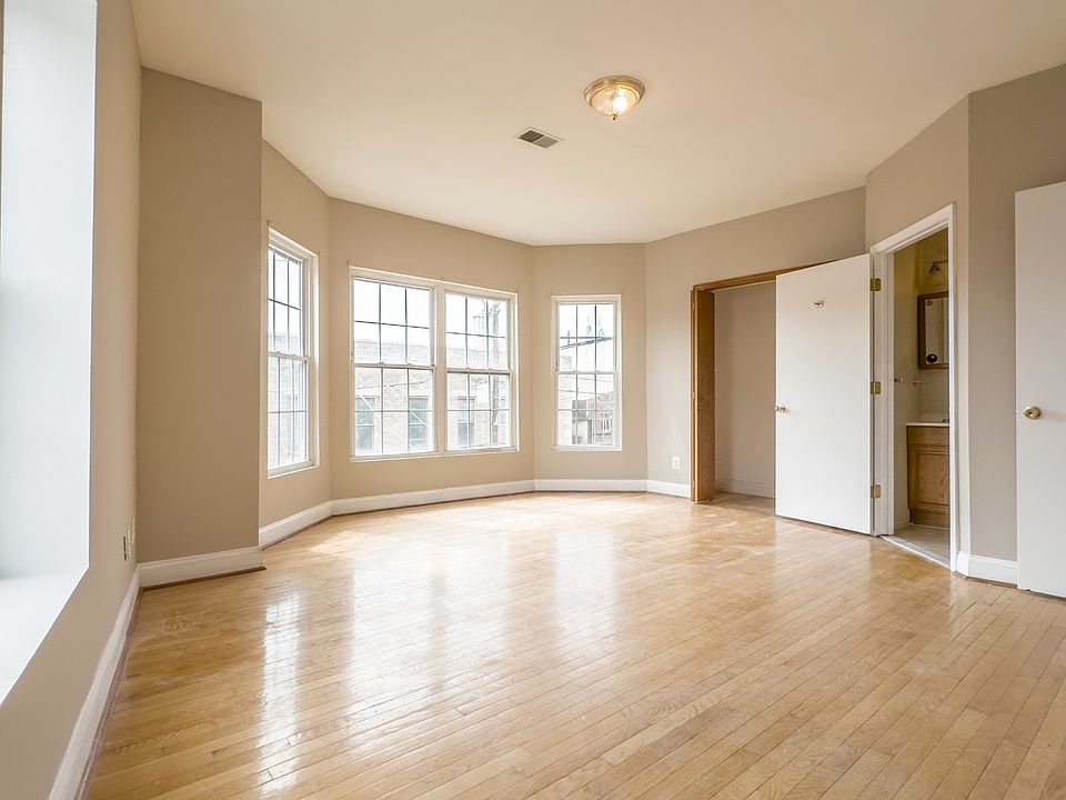 1st image of 819 S 8th St Floor 3