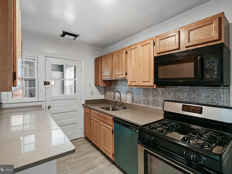 819 20th St NE — Photo 8