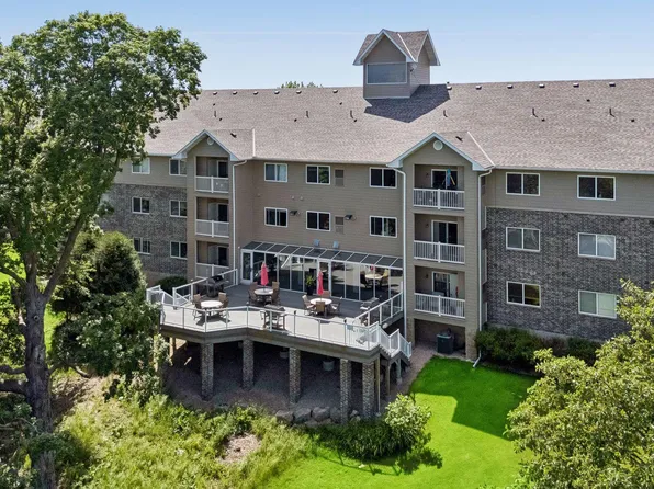 1321 Lake Dr #123, Chanhassen, MN 55317