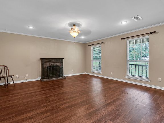 4th image of 414 Miller St
