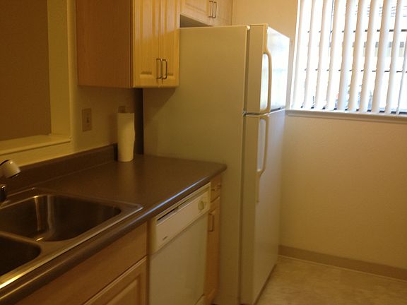 4th image of 1705 Sunset Ave APT 7