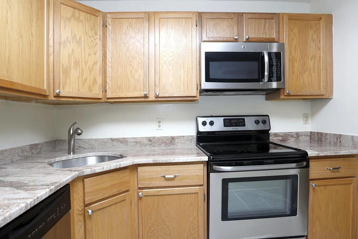 Station Court at Berkeley Heights — Photo 4
