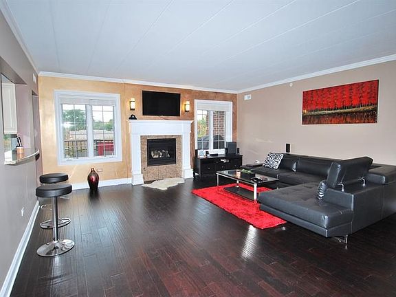 3rd image of 17935 Oak Park Ave Unit 3C