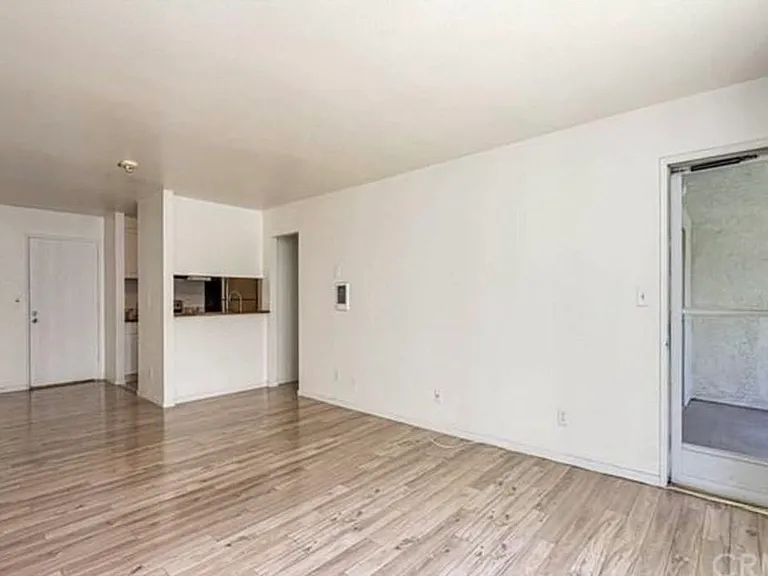 4900 Overland Ave #242 — Photo 9