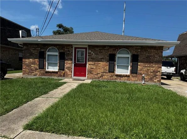 3312 Pakenham Dr, Chalmette, LA 70043