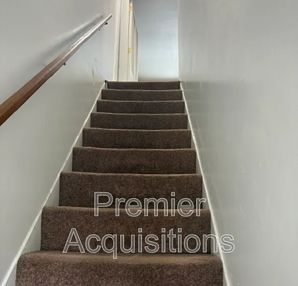 16 W Elm St — Photo 6
