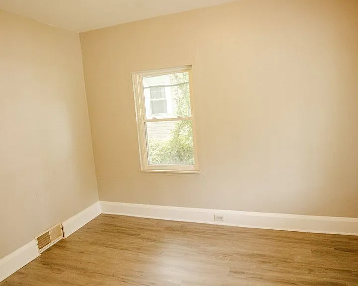 932 Turner Ave — Photo 6