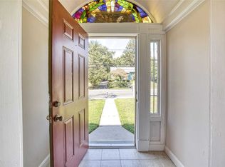 114 Main St, Setauket, NY 11733