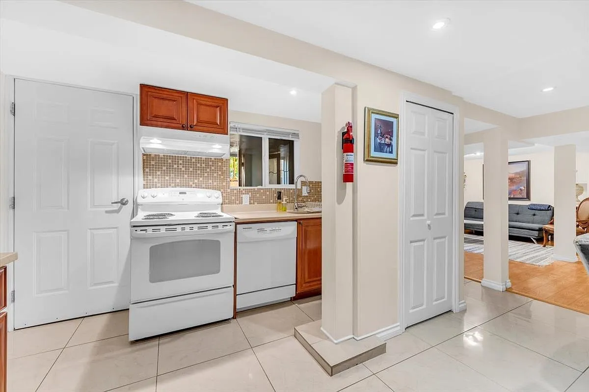 2 bed, 900 sqft, $2,500 — Photo 4