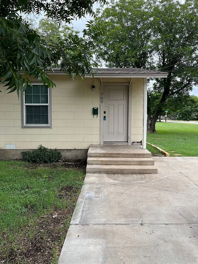 Available 11/03/26! Spacious one bedroom! — Photo 1