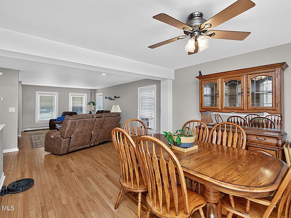 5th image of 809 Thompson Street