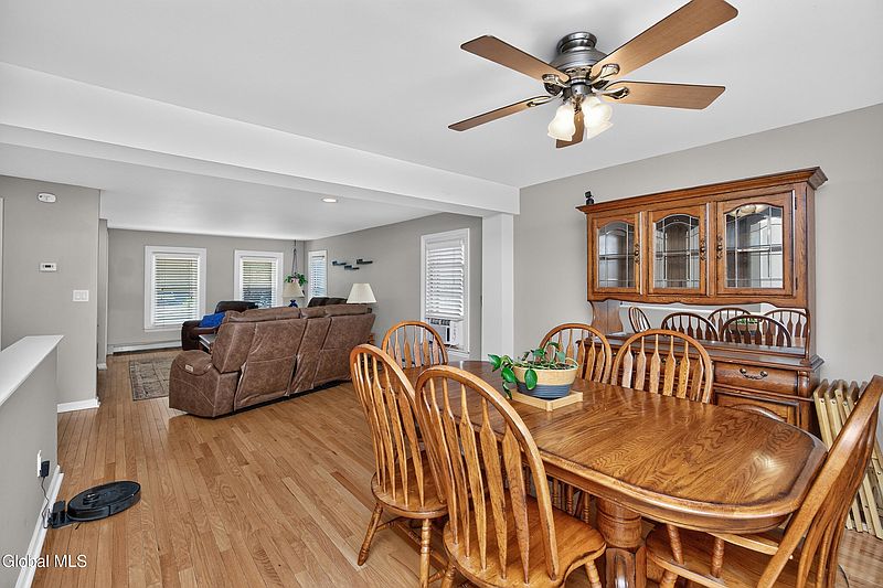 5th image of 809 Thompson Street