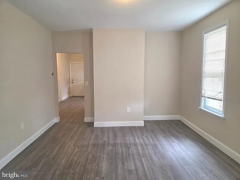 157 Robertson Ave — Photo 7