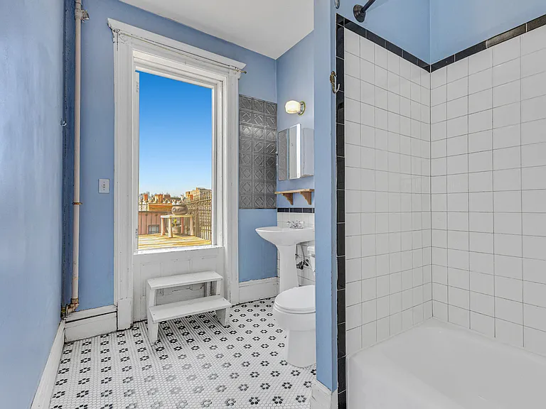 122 W 121st St #PENTHOUSE — Photo 6