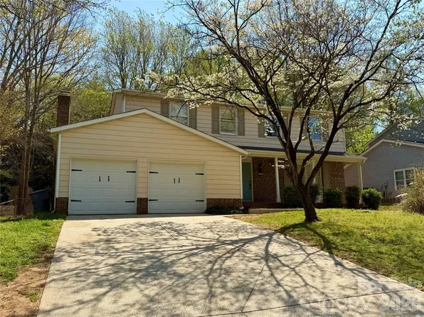 9524 Robert Burns Ct, Charlotte, NC 28213