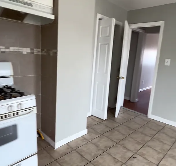 549 Summer St — Photo 9