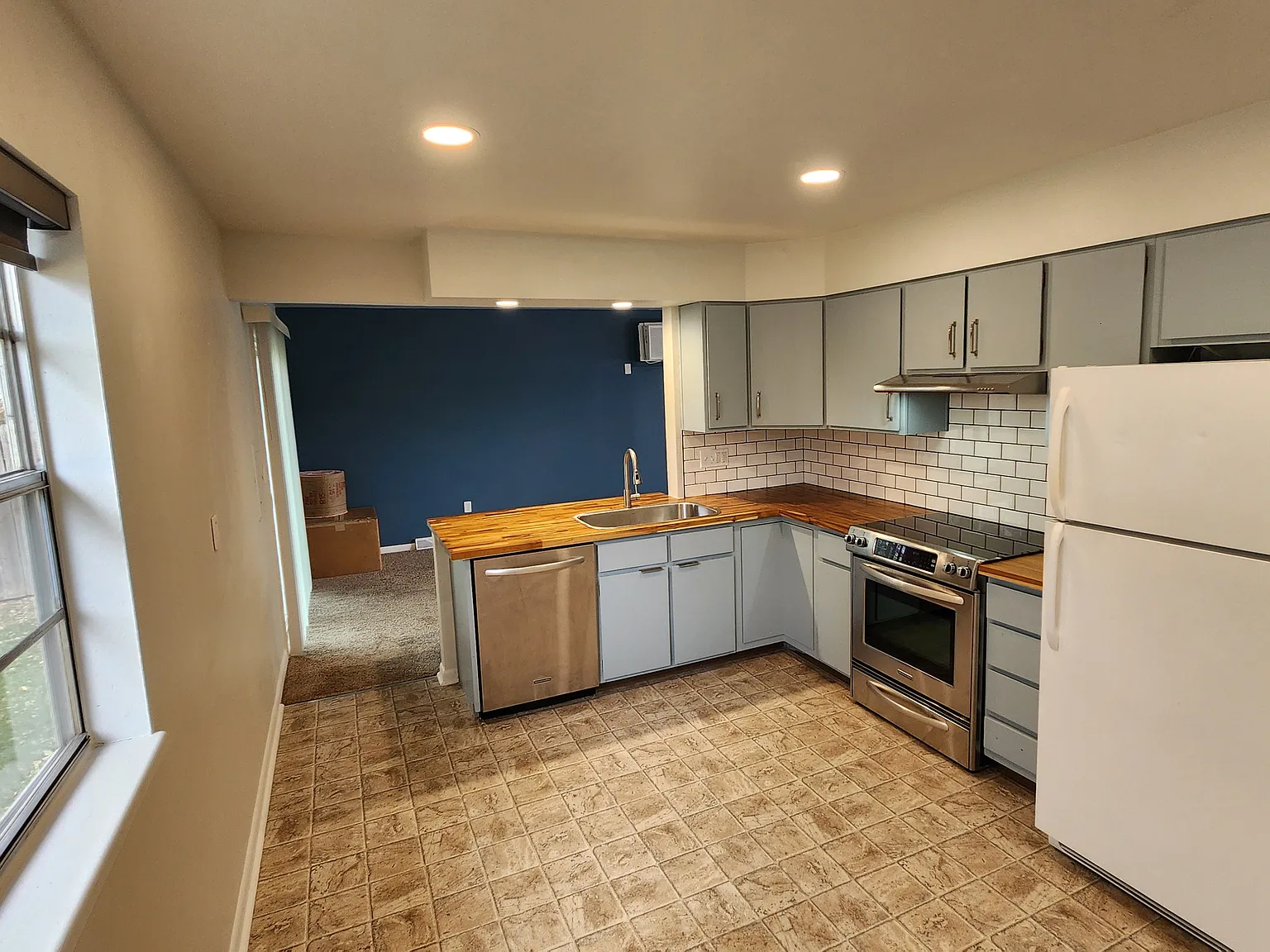3 bed, 1300 sqft, $2,500 — Photo 4