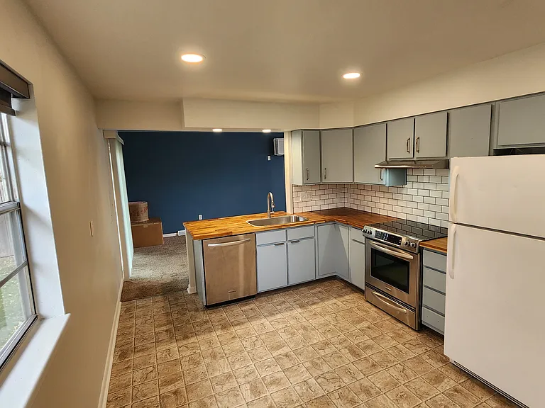 401 N Roosevelt Ave — Photo 4