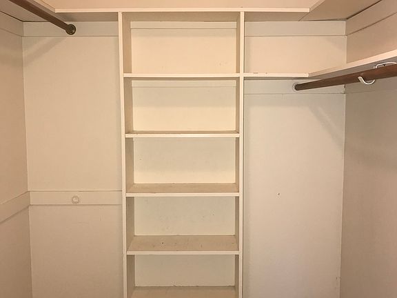 3rd image of 434 Palm Cir