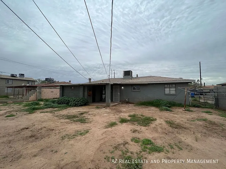 2233 E Wood St — Photo 22