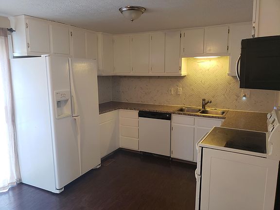 2nd image of 3858 Farm Brook Ln